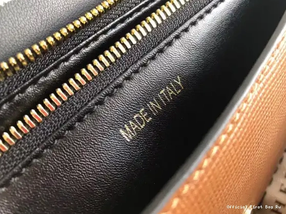 Official First Bag Ru Burberry The Buckle 0529